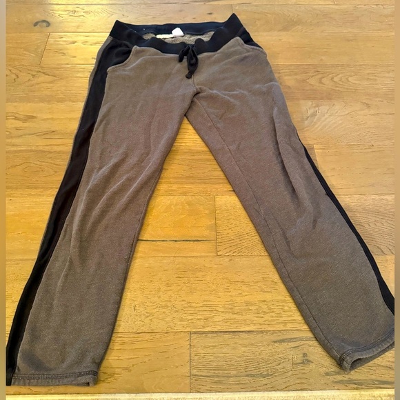 SO gray and black sweatpants - Picture 2 of 7